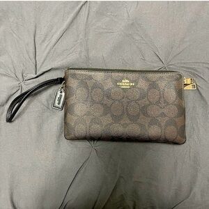 Coach Double Wristlet in Signature Print